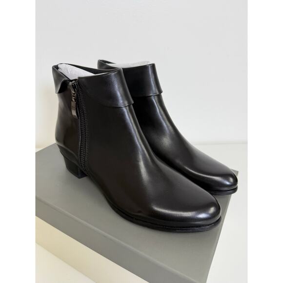 Spring Step Women's Stockholm Low-Shaft Pull-On Bootie - Picture 1 of 5